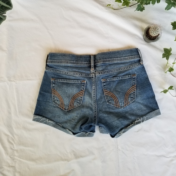 Hollister Shorts NWOT - Picture 2 of 3